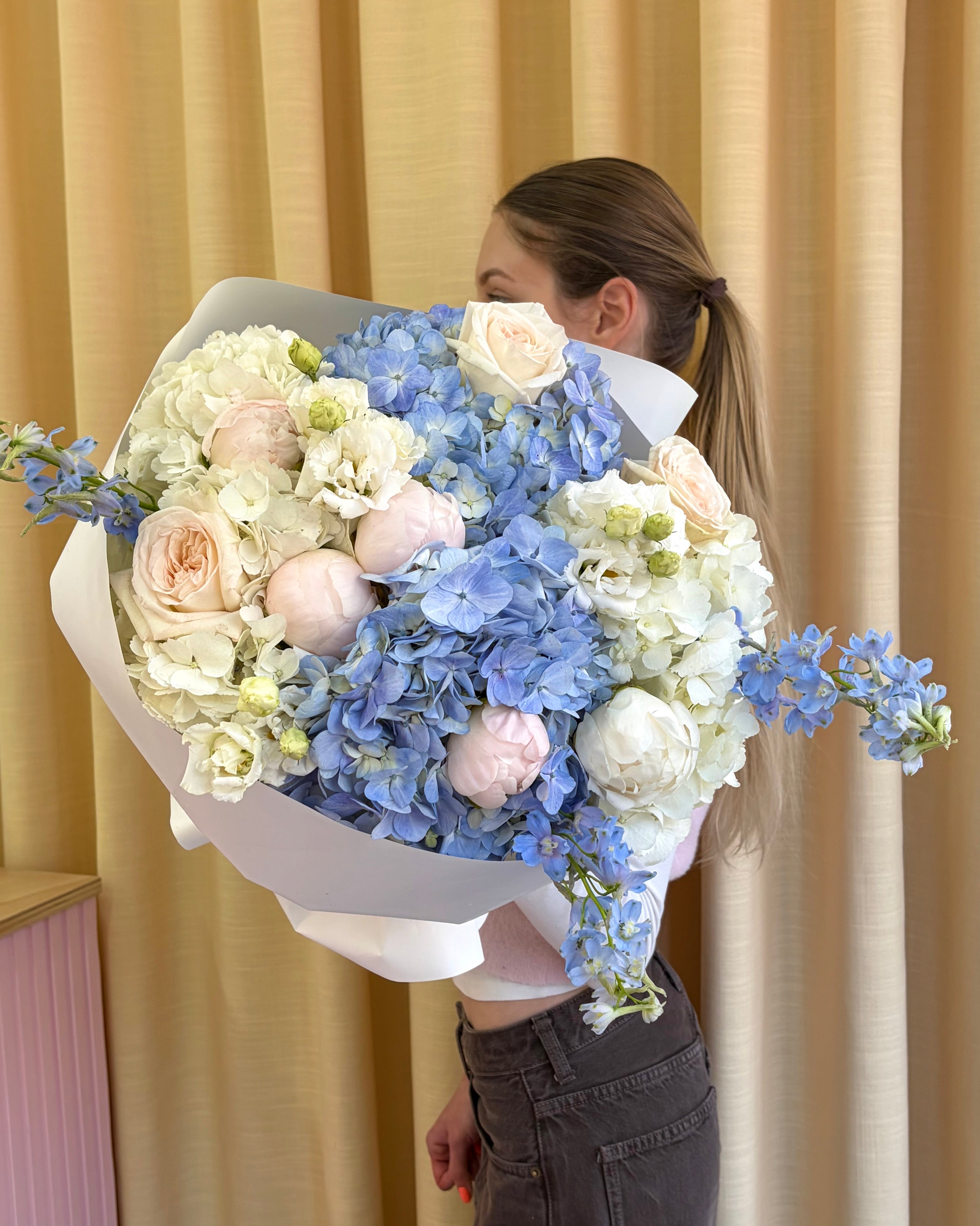 Peonies and  hydrangea bouquet Lisbon