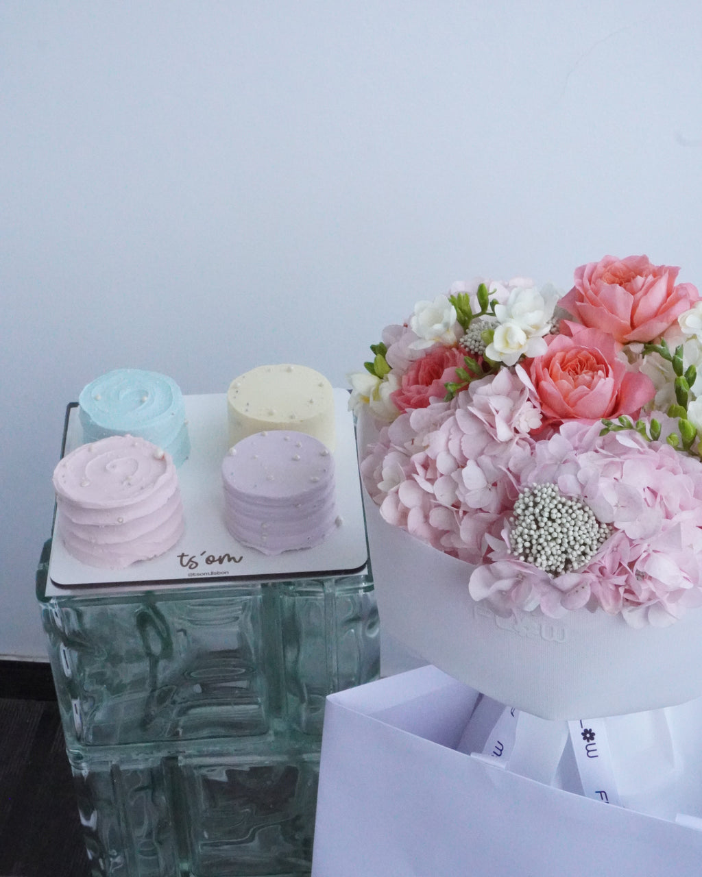 Lil’ Cake Carrot & Bouquet