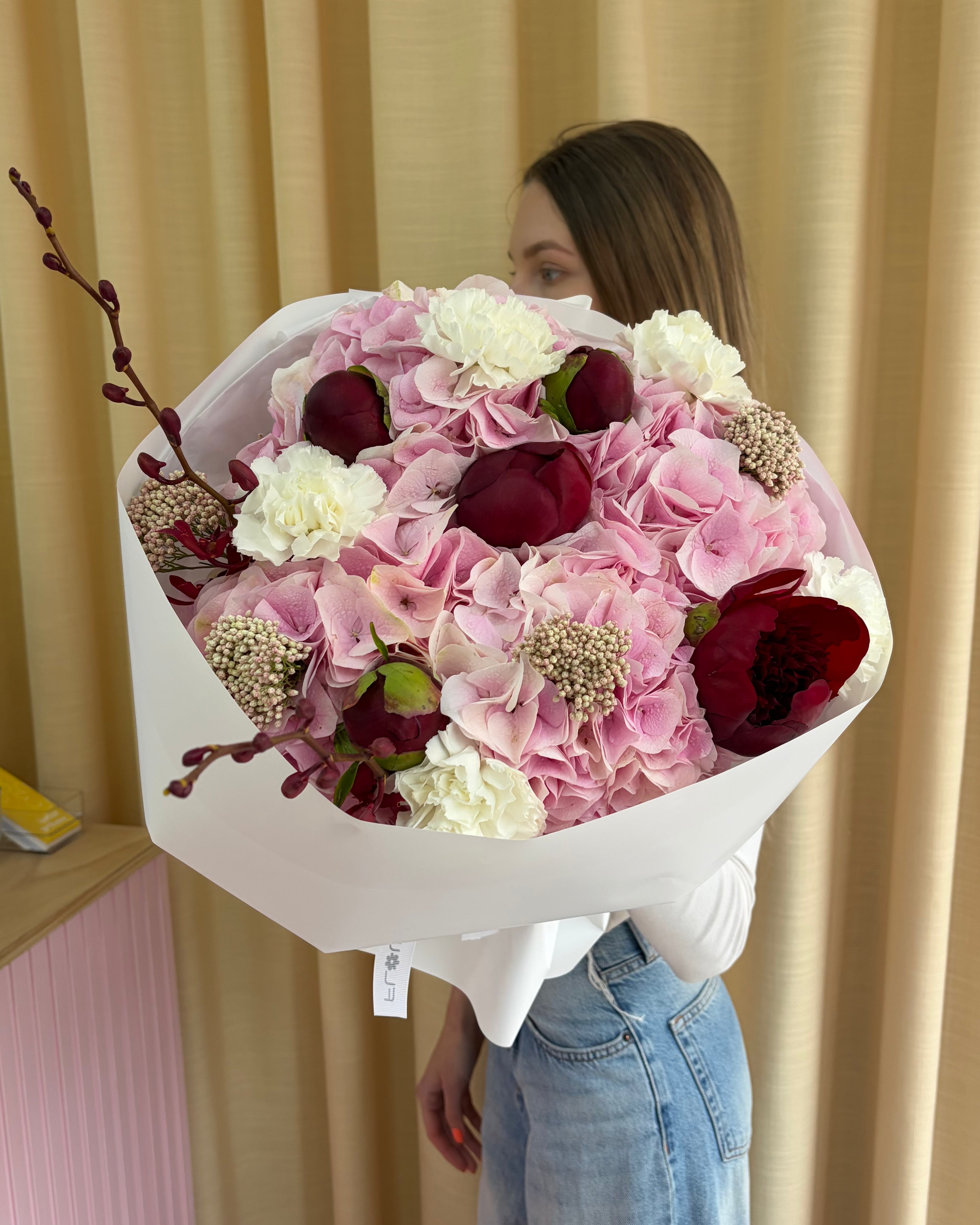 Aeasonal peony and hydrengea bouquet in Lisbon