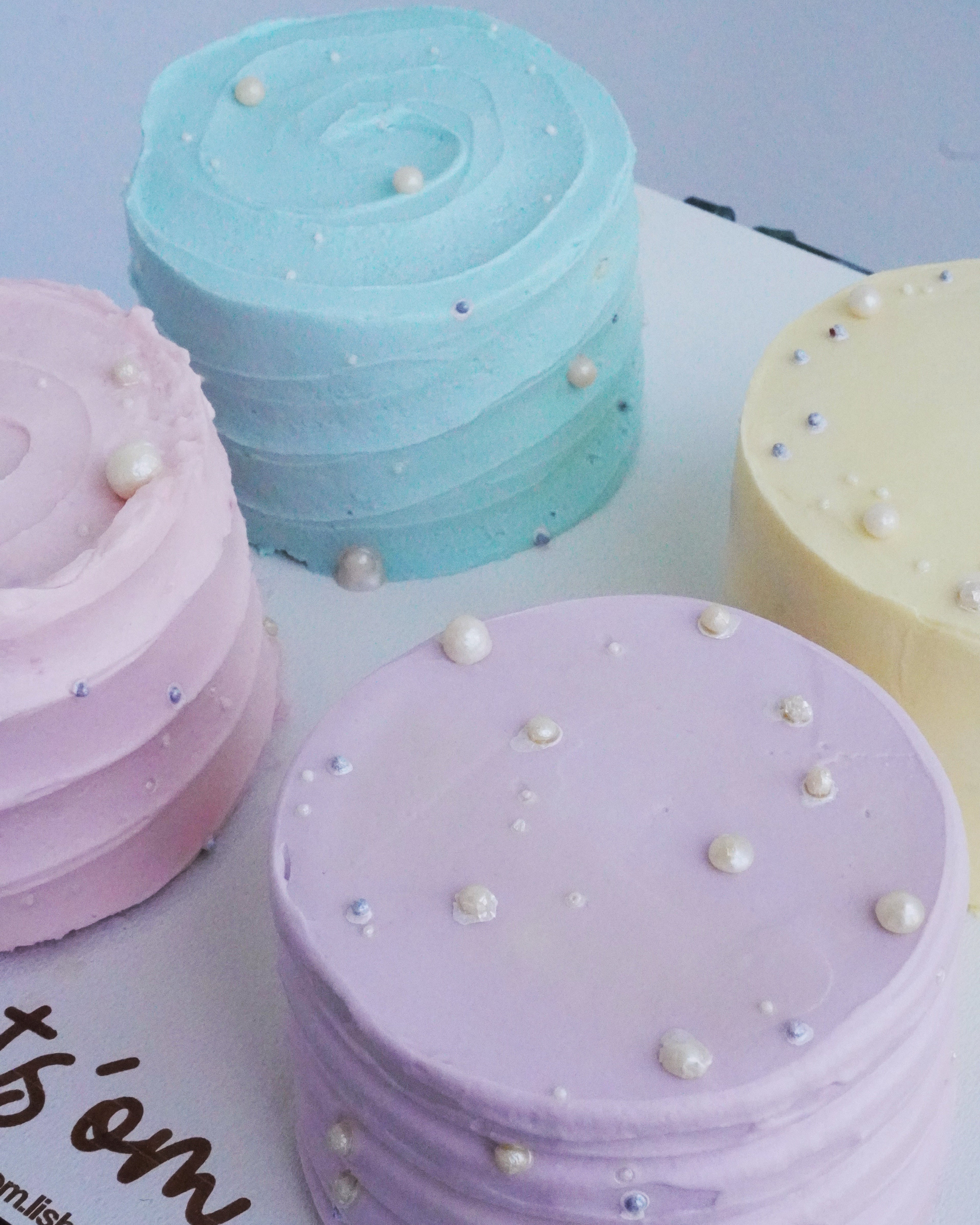 Set of 4 Lil' Cakes & Bouquet